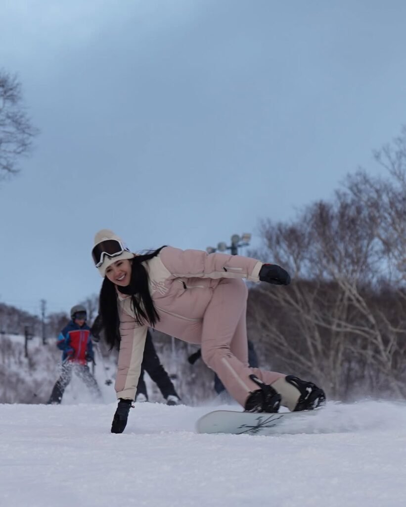 Monochrome Beige Snowboarding Suit