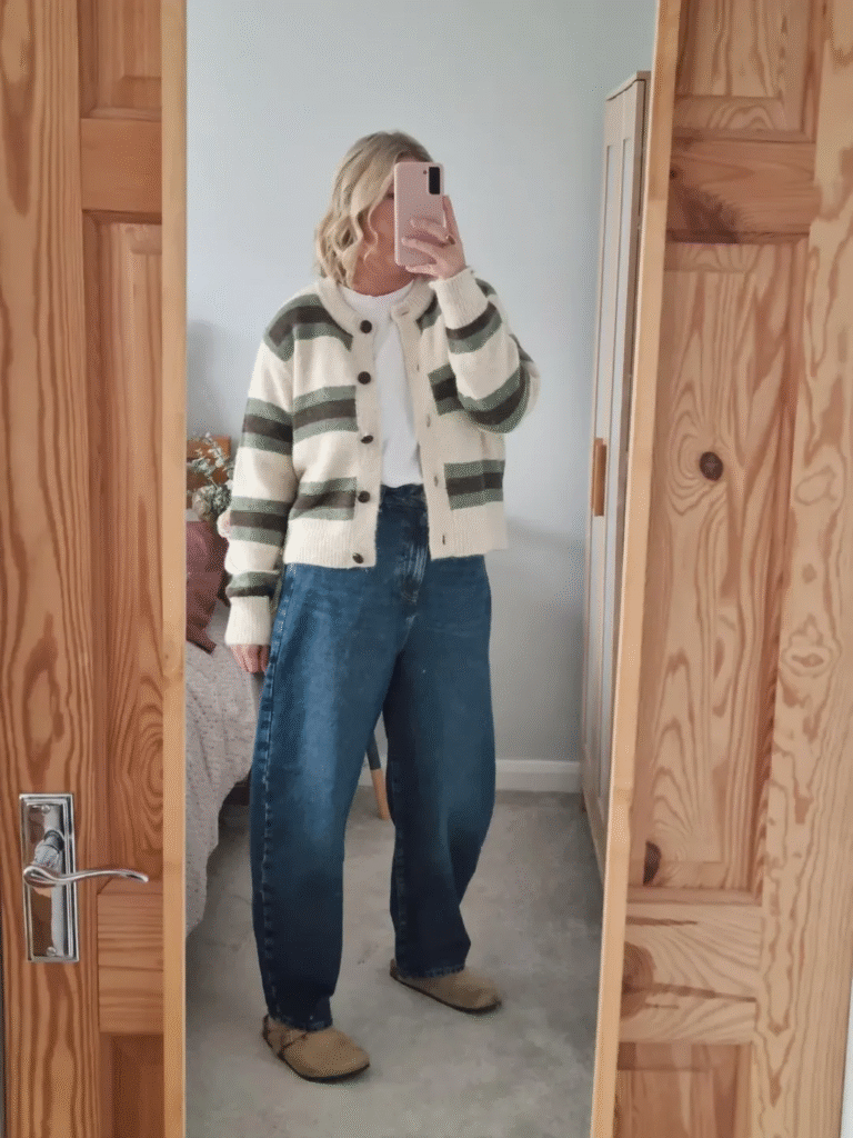 Cozy and Effortless Barrel Jeans Outfit