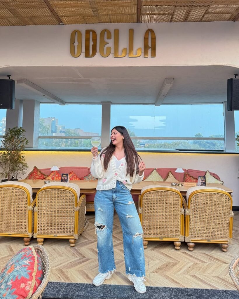 Relaxed Valentine Brunch Look
