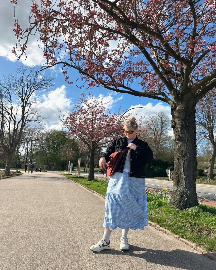 Plus Size Midi Skirt Outfits