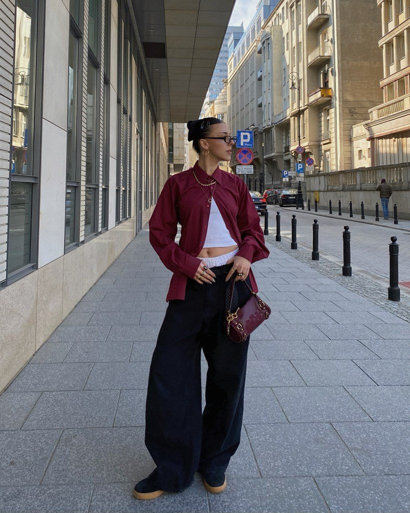 Street-Style Sweatpants with a Fashion-Forward Twist