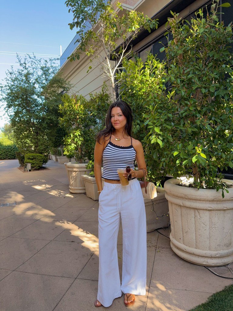 Light and Effortless Sweatpants Styling