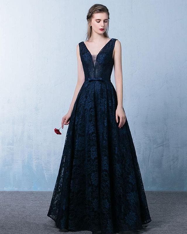 11 Chic Dark Blue Prom Dresses That Never Go Out of Style