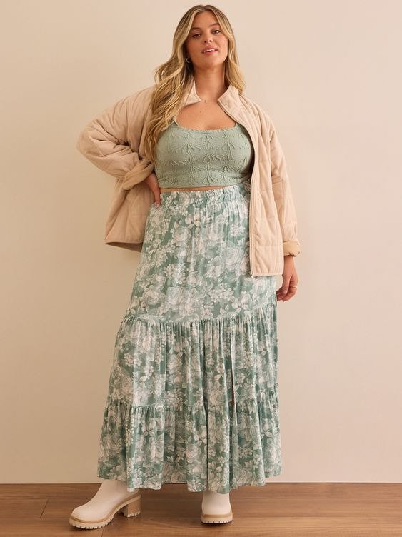 Soft Floral Layers Plus Size Nashville Spring Outfits