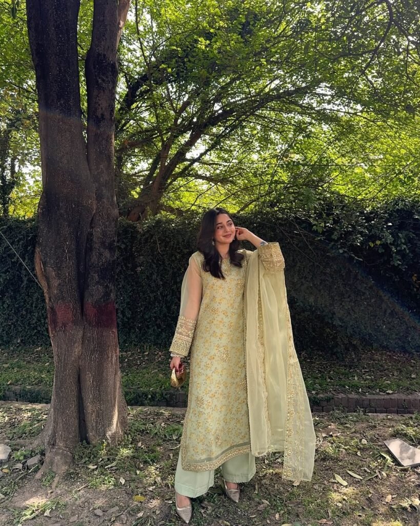 Elegant Mint Green Eid Outfit Ideas for Women