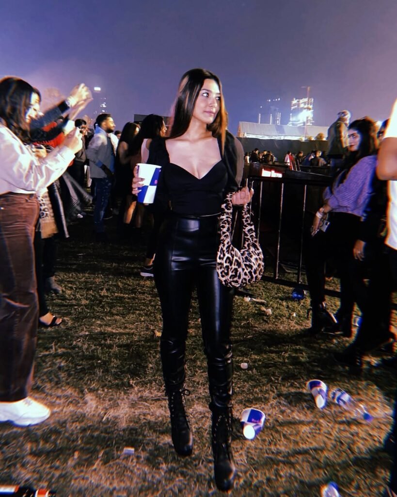 All-Black Mariah The Scientist Inspired Concert Outfits