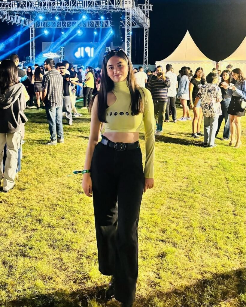 Cut-Out Crop Top Mariah The Scientist Outfit