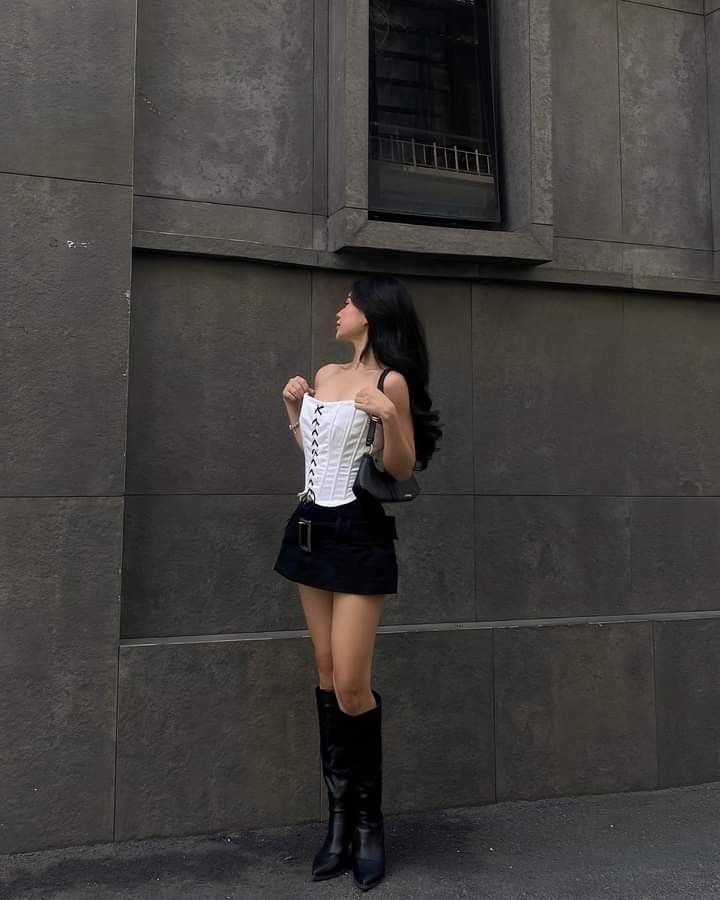 What To Wear To a Rock Concert Woman