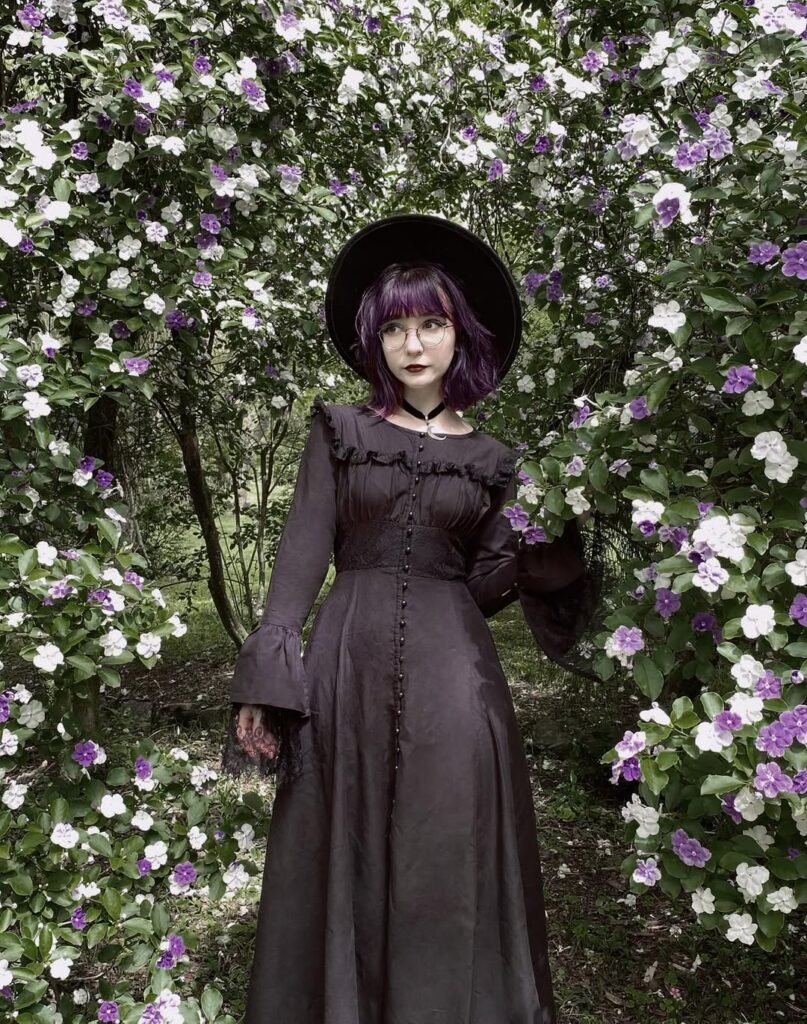 Modern Gothic Style with Romance