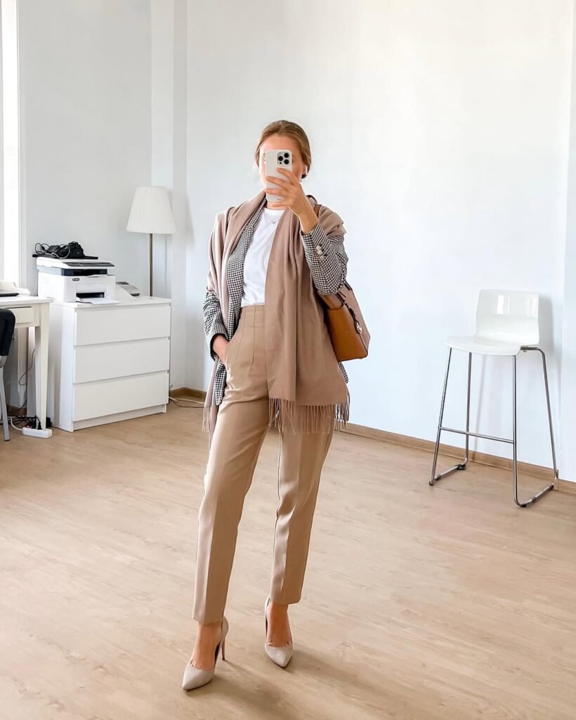 Trendy March Office Outfit Ideas