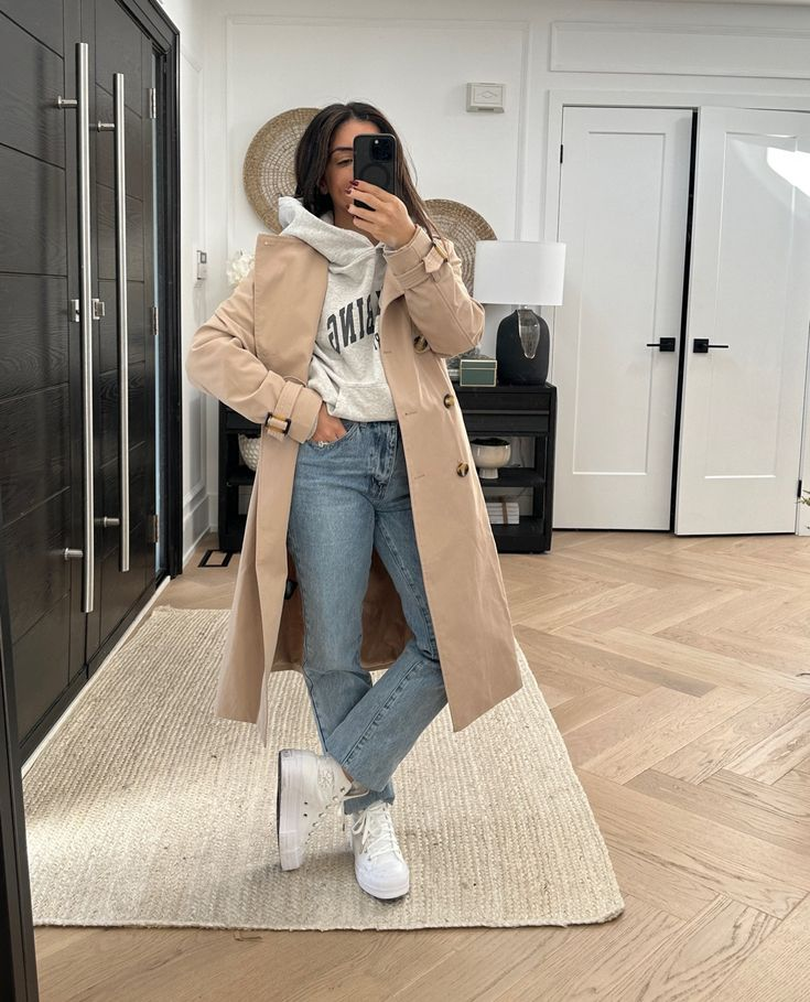 Hoodie Outfit Ideas Women