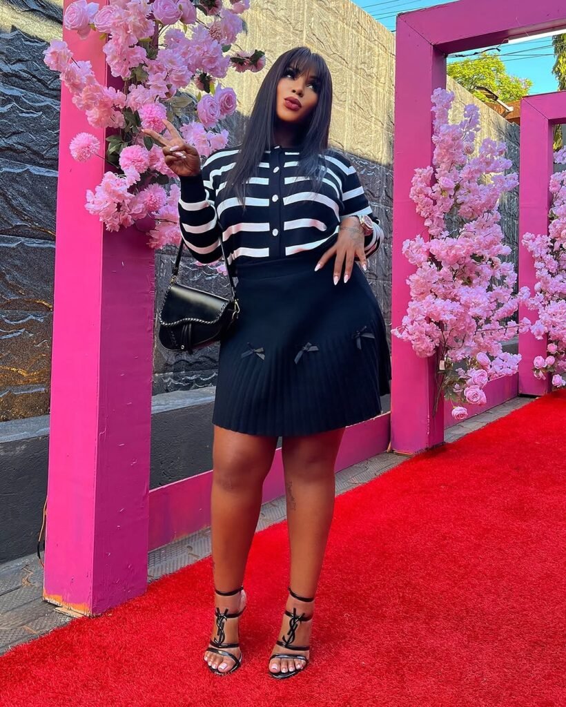 Monochrome Goddess Outfit That Turns Heads