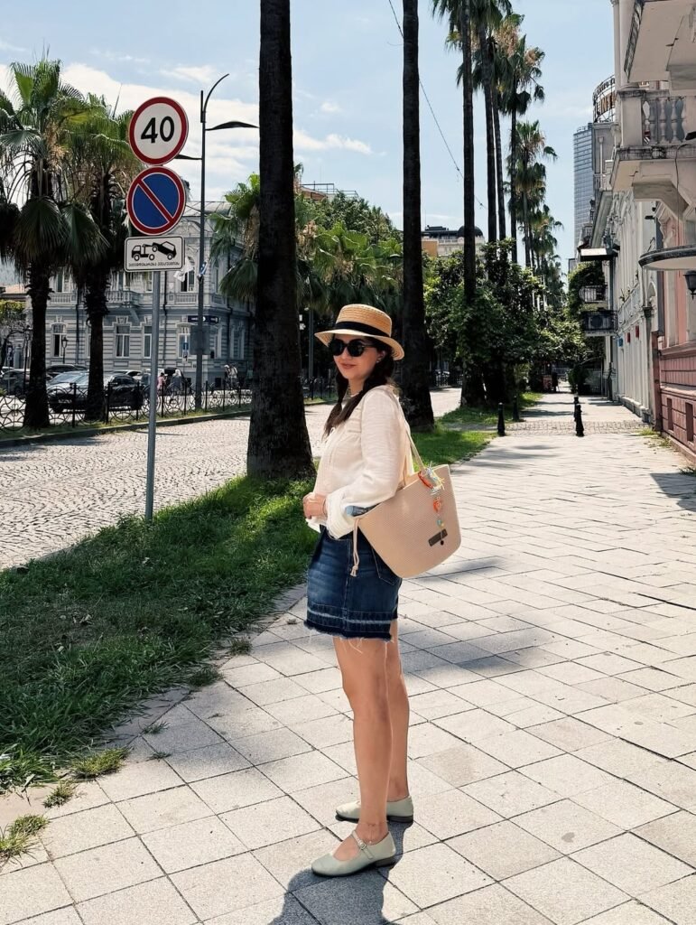 Classic Summer Street-Style Charm