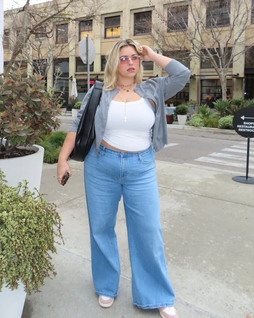  Wide-Leg Jeans