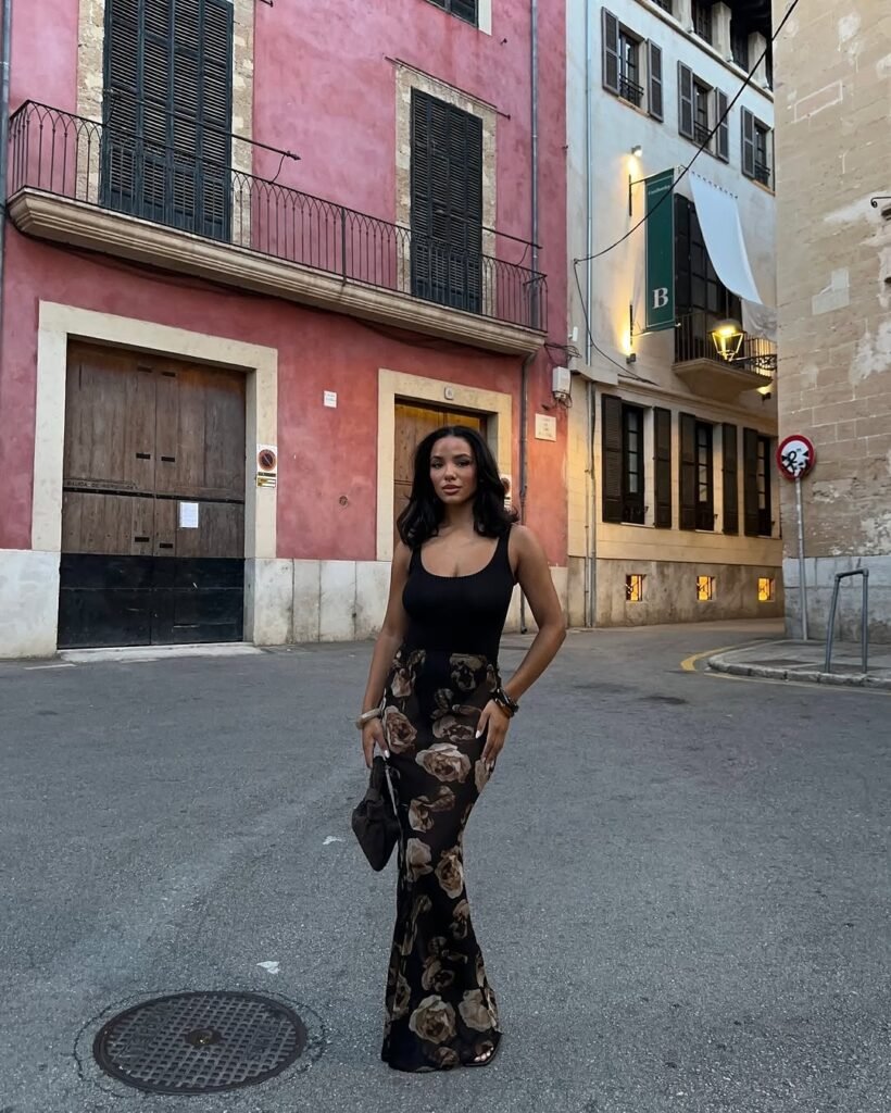 Elegant All Black Outfits For Women