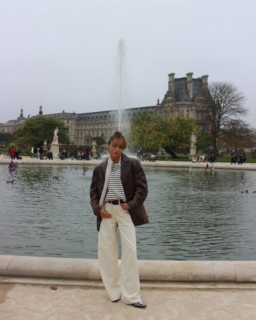 Classic Neutrals Oversized Jeans Outfits