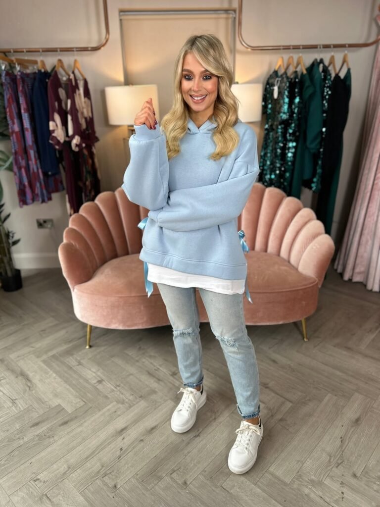 Graphic Hoodie + Leggings Outfit Ideas