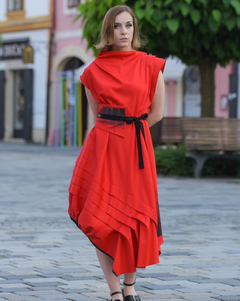 Women Avant Garde Fashion