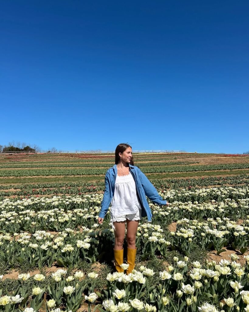 Tulip Festival Outfits for  Women 