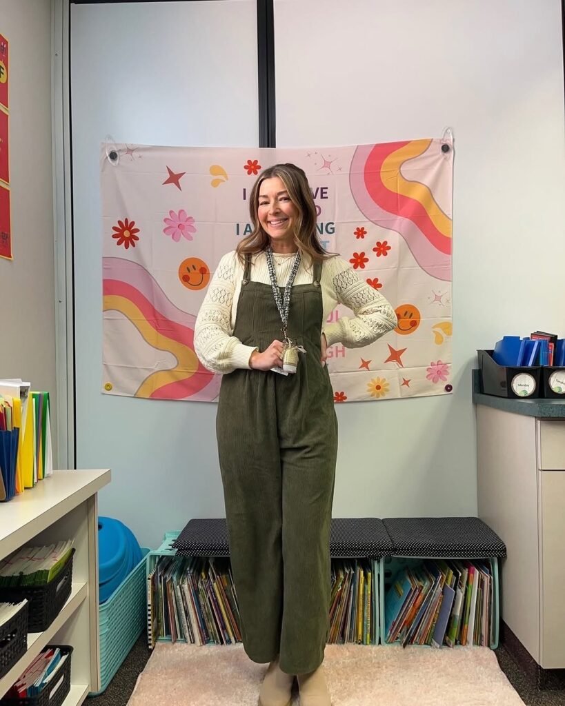 Casual Teacher Outfit Ideas 