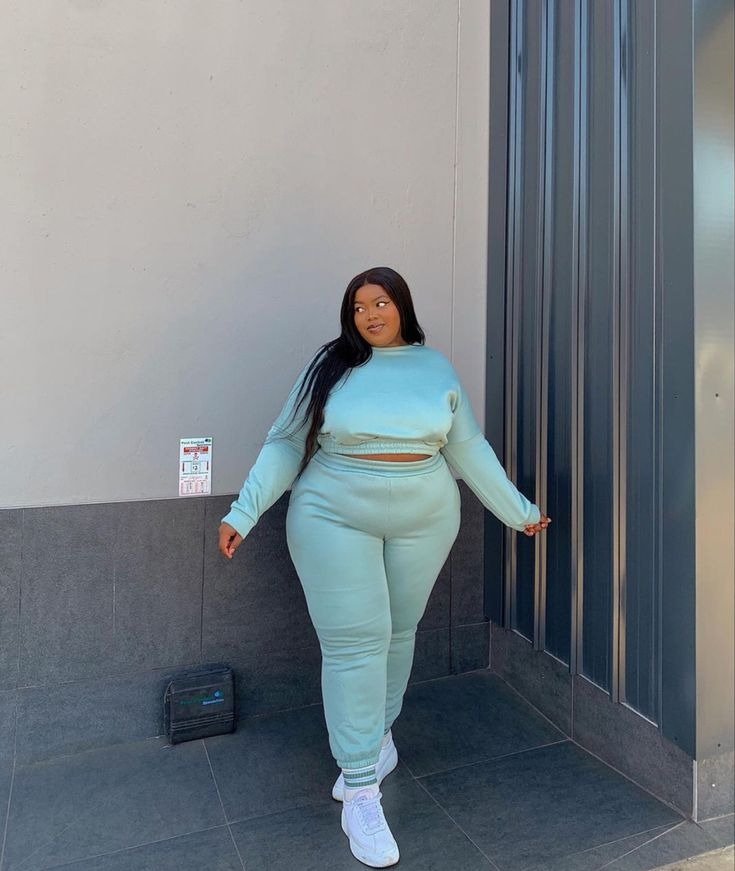 Leggings Outfit For Plus Size Women 