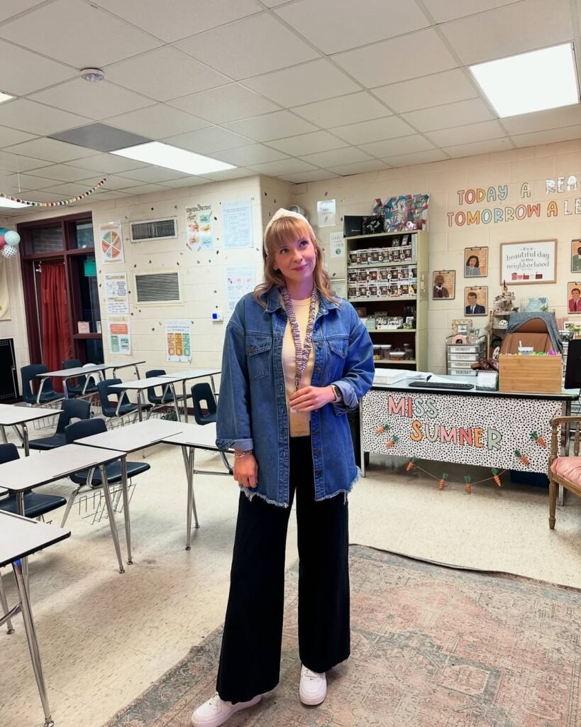 Cute Teacher Outfits For Women
