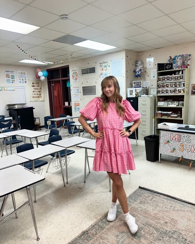Trendy Teacher Outfit For Women