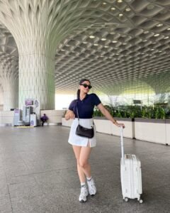 Chic Airport Outfit Ideas For Women